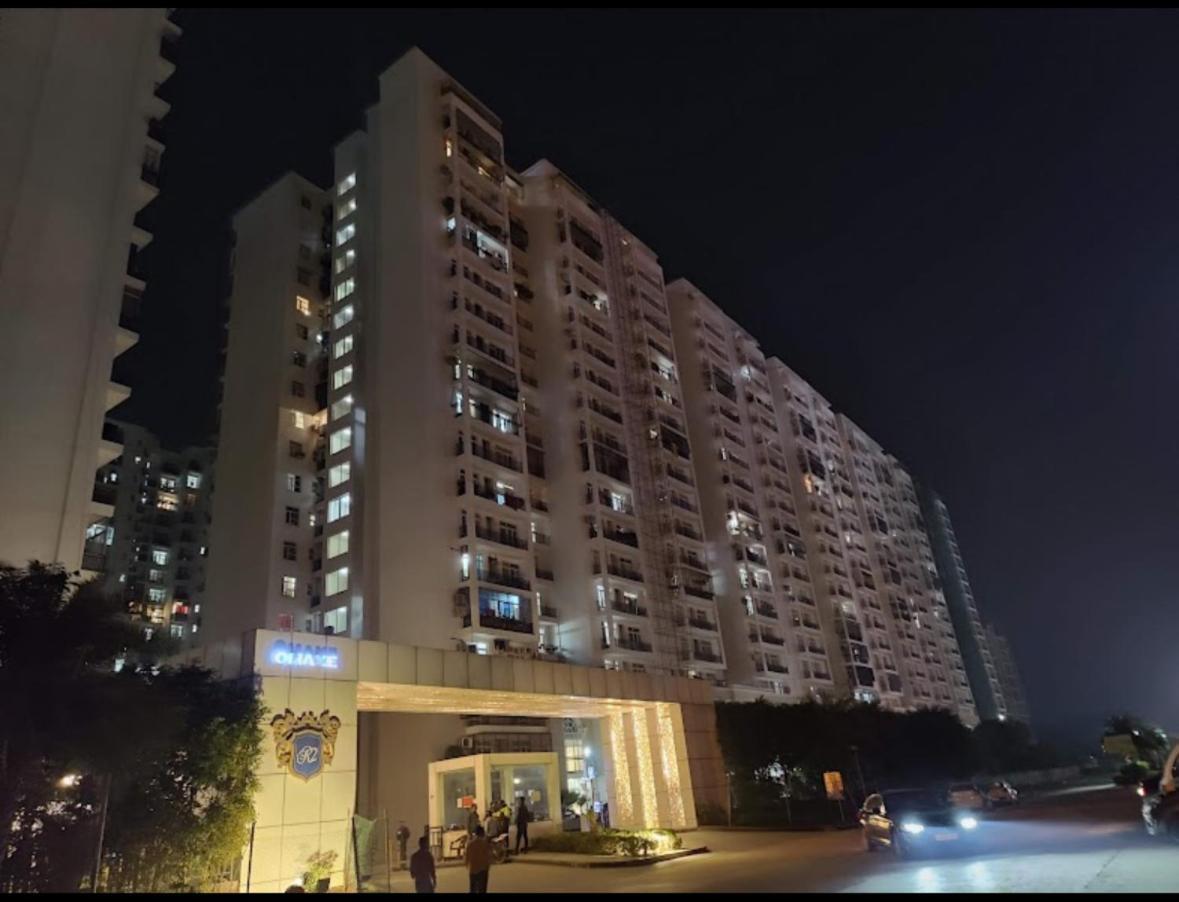 Downtown Delight Apartment ลัคเนา ภายนอก รูปภาพ