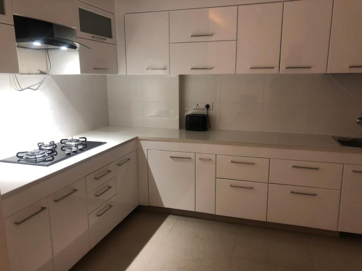 Downtown Delight Apartment ลัคเนา ภายนอก รูปภาพ