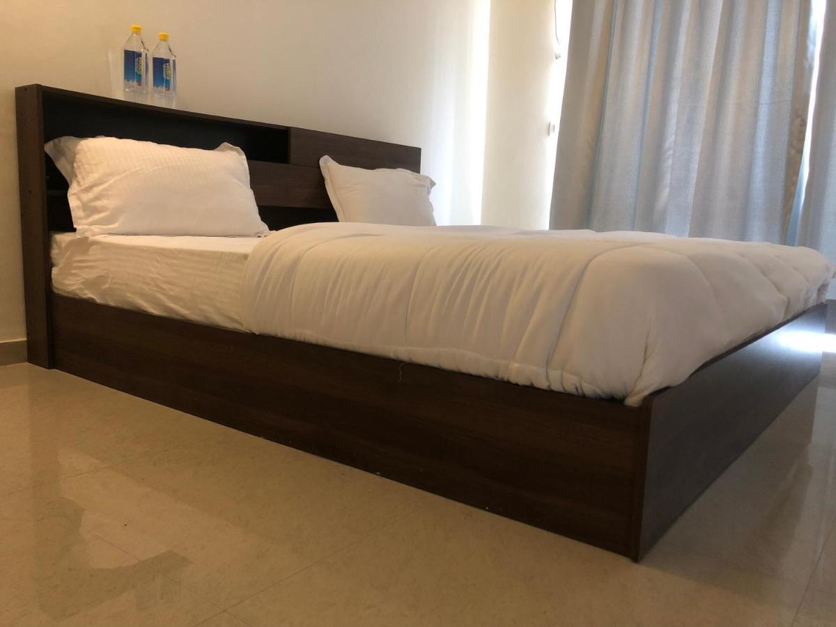 Downtown Delight Apartment ลัคเนา ภายนอก รูปภาพ