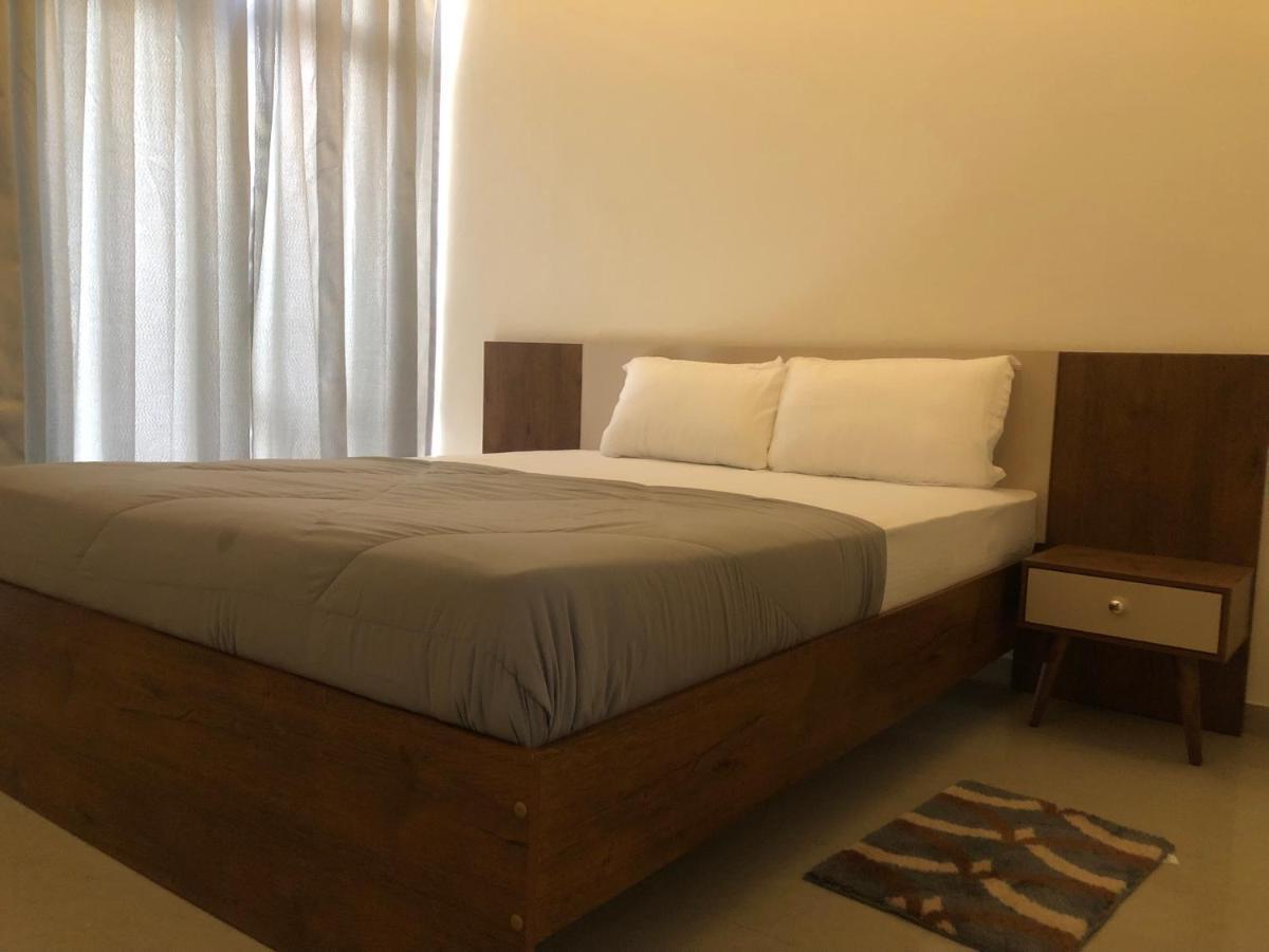 Downtown Delight Apartment ลัคเนา ภายนอก รูปภาพ